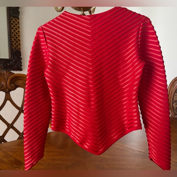 Giorgio Armani women's striped Twisted -Cutout Top - Picture 4 of 6